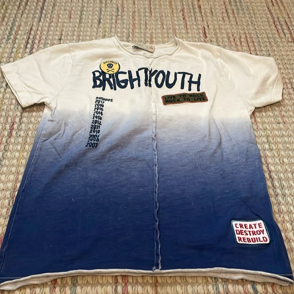 Zara Graphic Tee s8